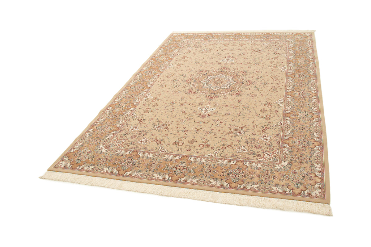 Rechteck Teppich Ghom Design in Braun von Hadorn™ - Lifestyle Image