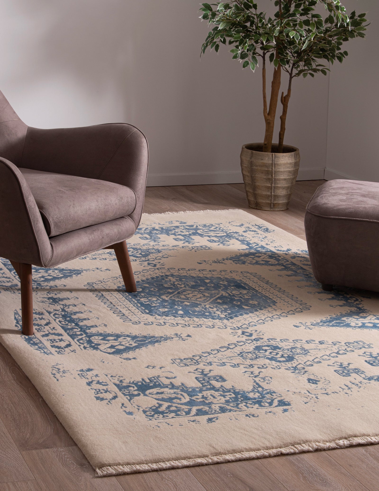 Rechteck Teppich Emmen Deluxe in Grau von Hadorn™ - Lifestyle Image