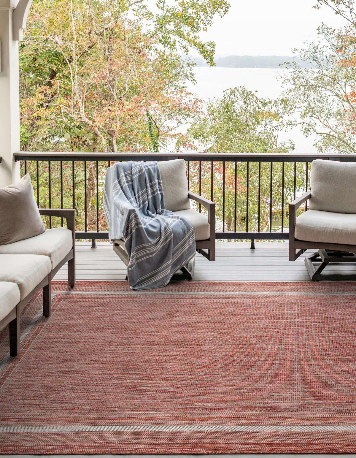 Rechteck Outdoor Teppich Tulum Outdoor in Rostrot von Hadorn™ - Lifestyle Image