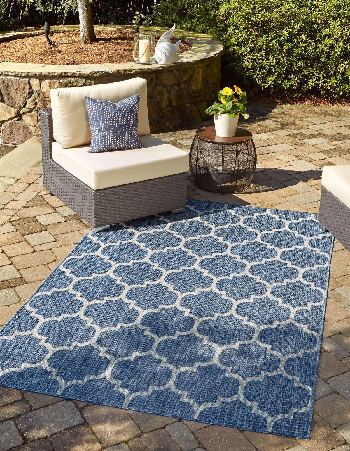 Rechteck Outdoor Teppich Tulum Outdoor in Marineblau von Hadorn™ - Lifestyle Image