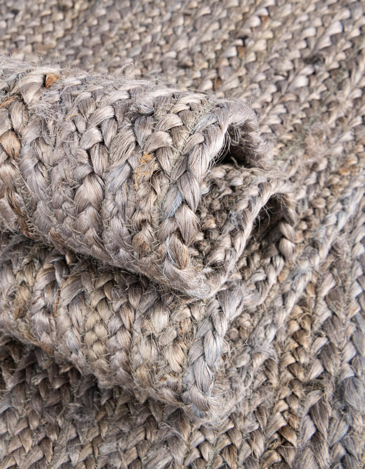 Rechteck Teppich Braided Jute in Grau von Hadorn™ - Lifestyle Image