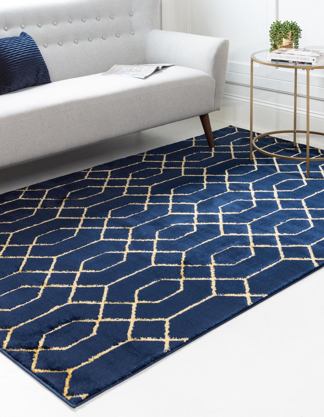 Rechteck Teppich Marilyn Monroe™ Glam Trellis in Marineblaues Gold von Hadorn™ - Lifestyle Image