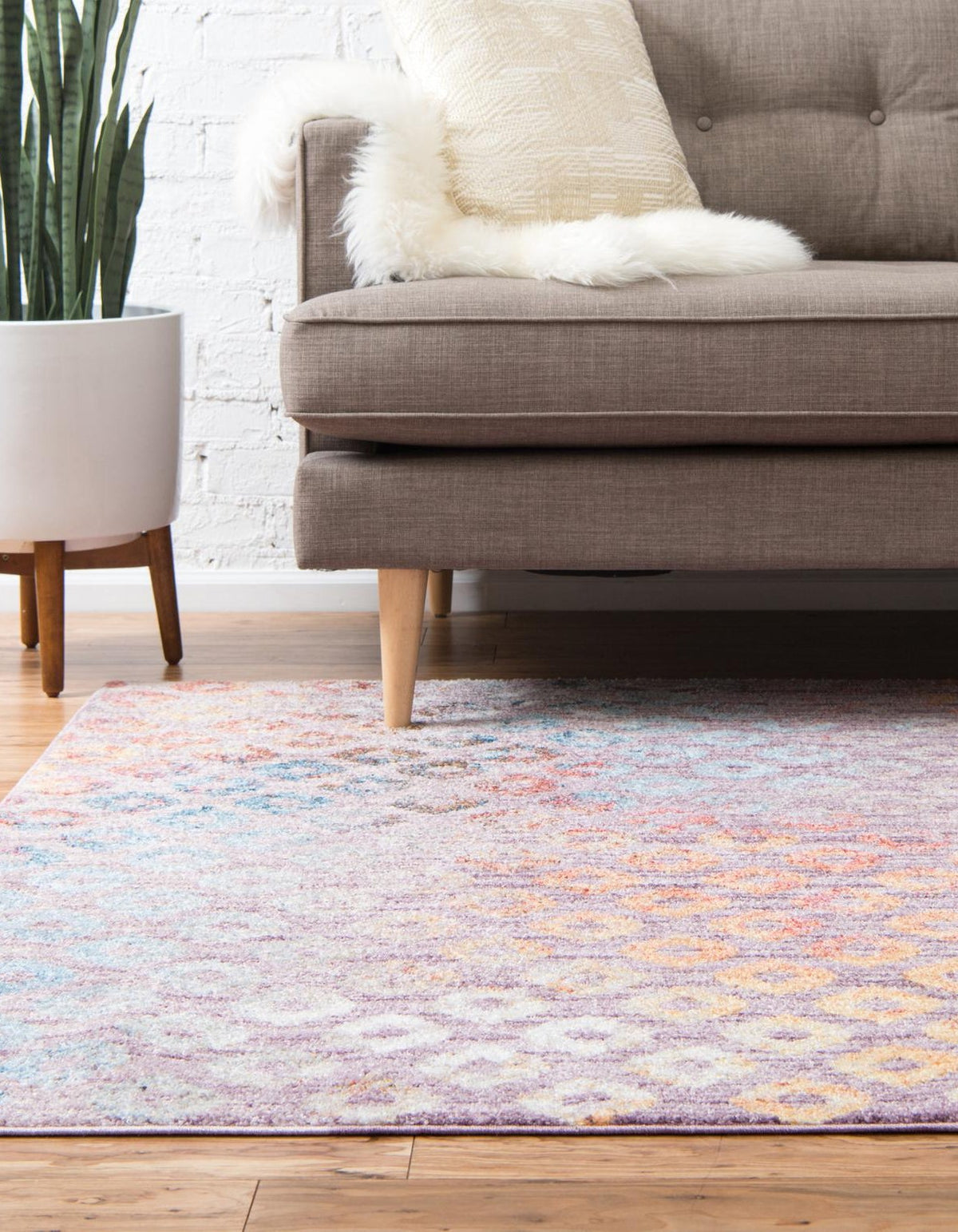 Rechteck Teppich Prism in Lila von Hadorn™ - Lifestyle Image