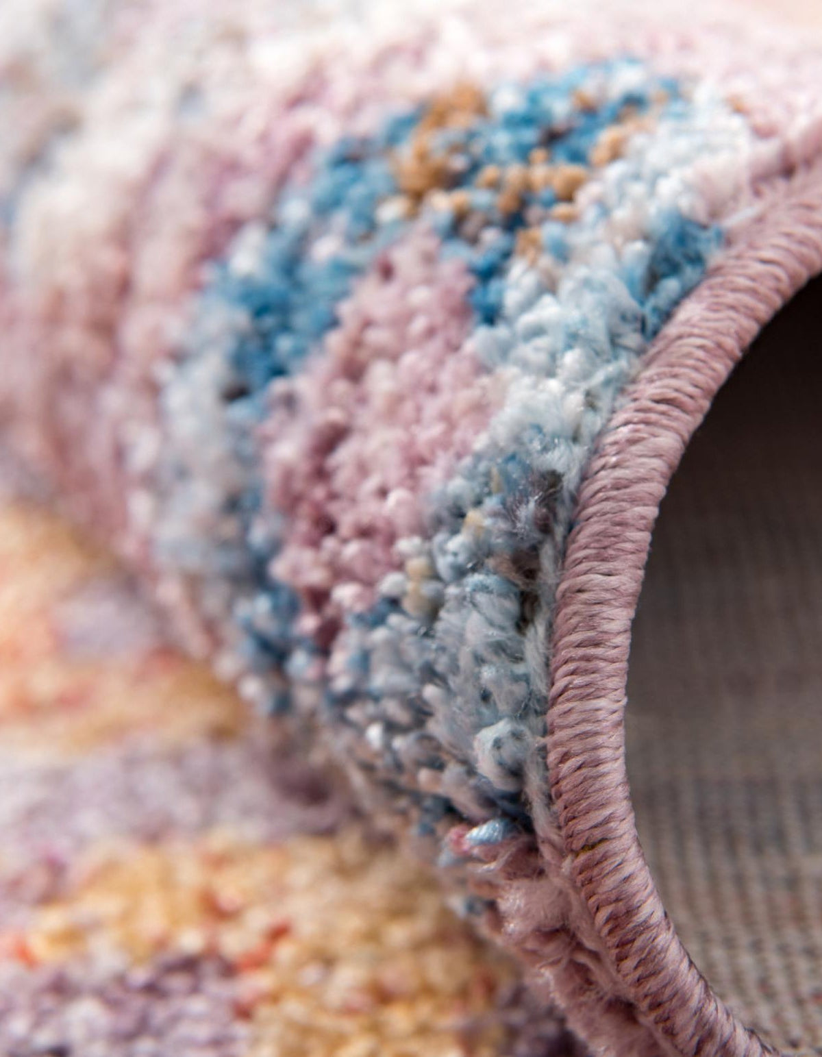 Rechteck Teppich Prism in Lila von Hadorn™ - Lifestyle Image