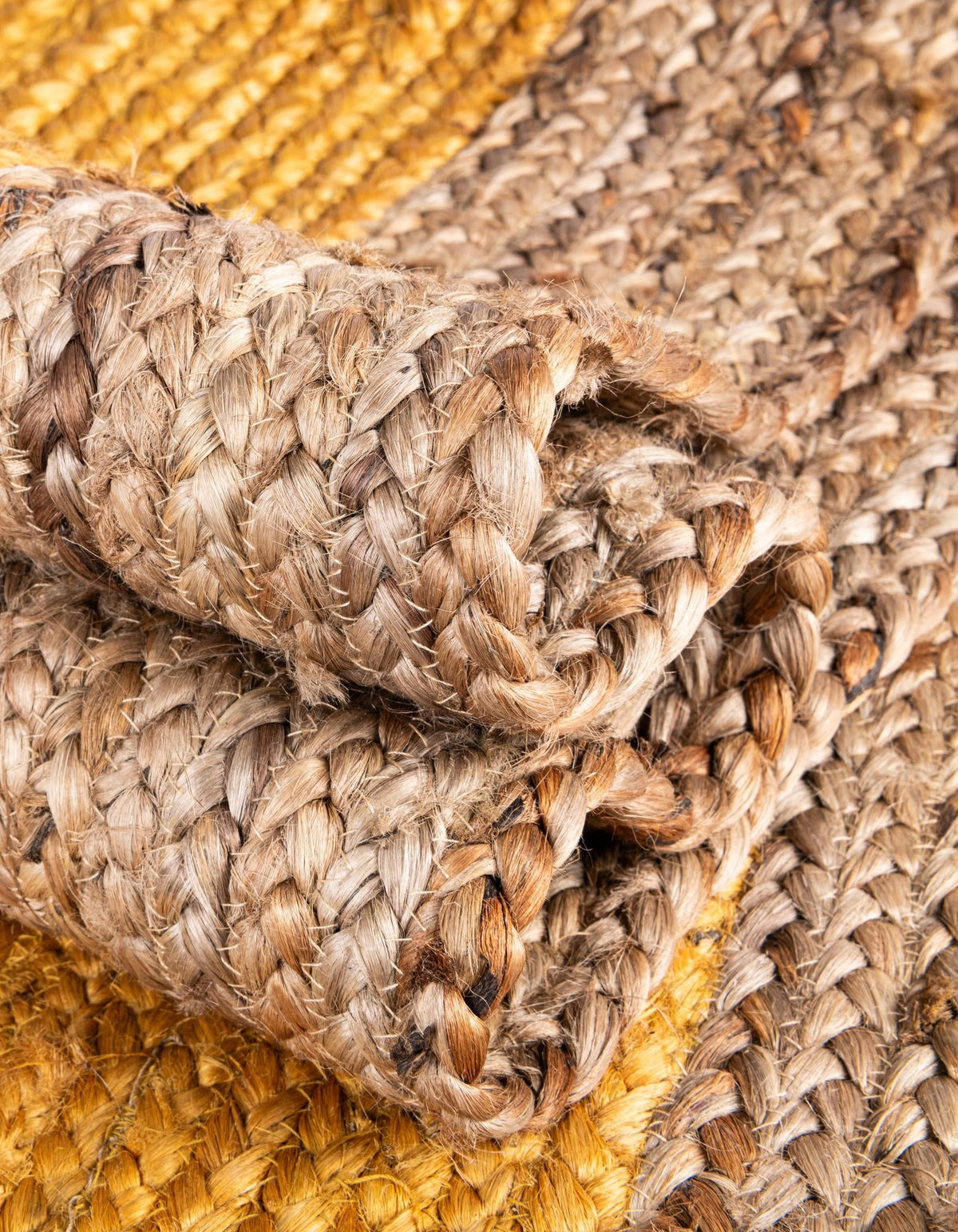 Rechteck Teppich Braided Jute in Gelb von Hadorn™ - Lifestyle Image