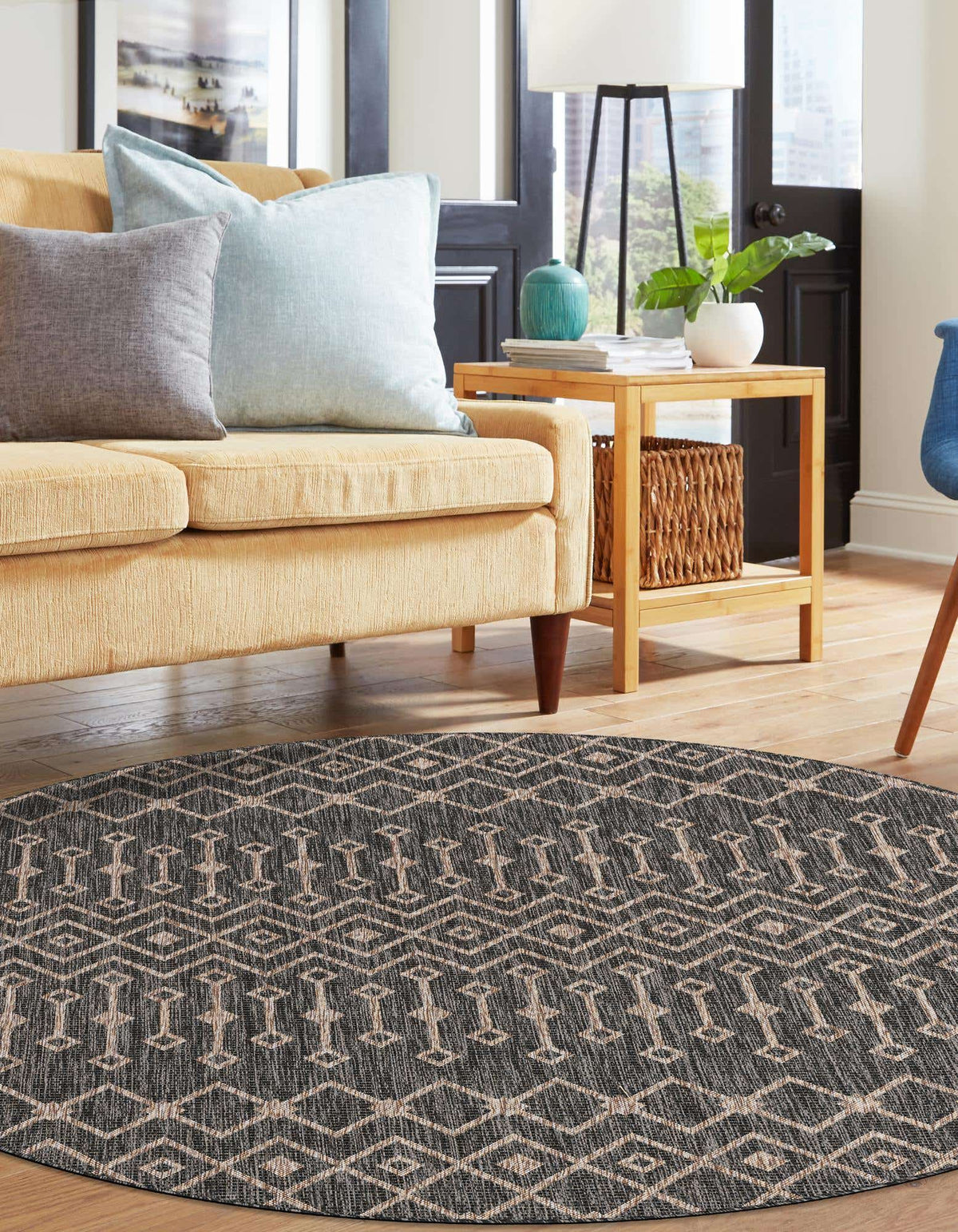 Rund Outdoor Teppich Tulum Outdoor in Anthrazit von Hadorn™ - Lifestyle Image