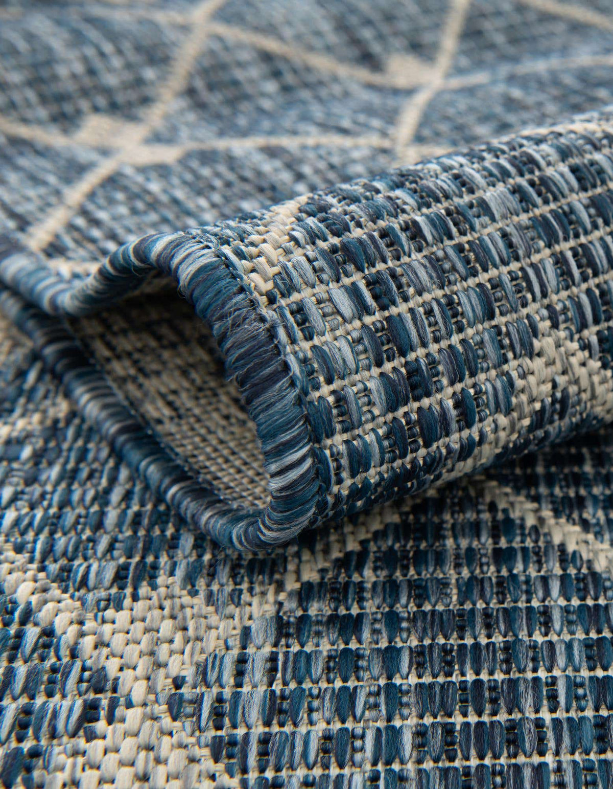 Quadratisch Outdoor Teppich Tulum Outdoor in Blau von Hadorn™ - Lifestyle Image