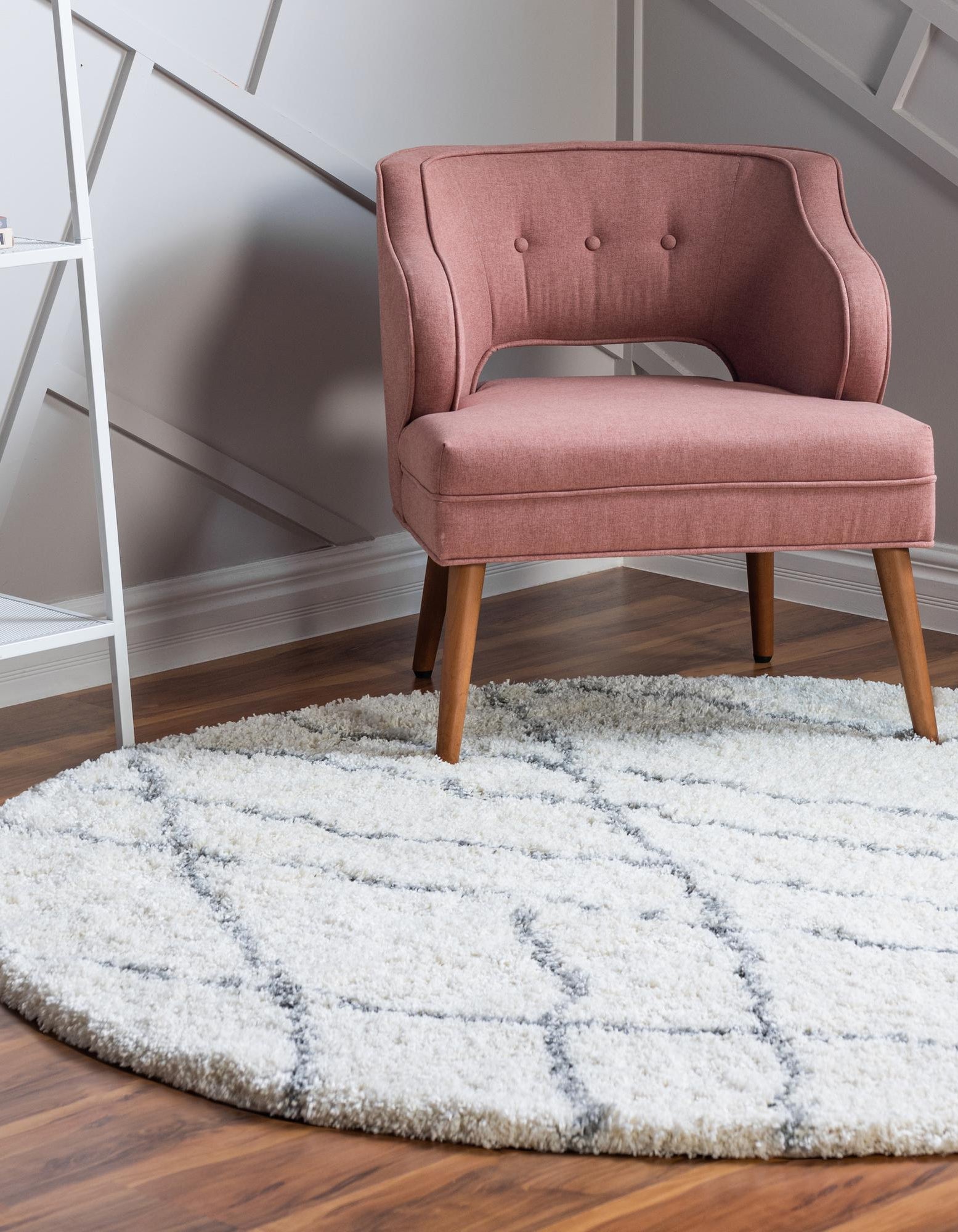 Rund Teppich Lachen Fence in Creme von Hadorn™ - Lifestyle Image