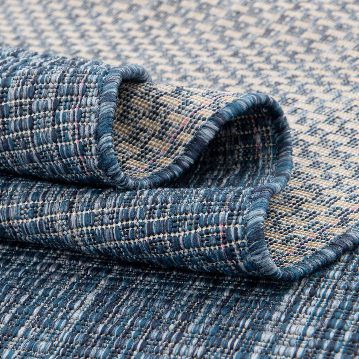 Rund Outdoor Teppich Tulum Outdoor in Blau von Hadorn™ - Lifestyle Image