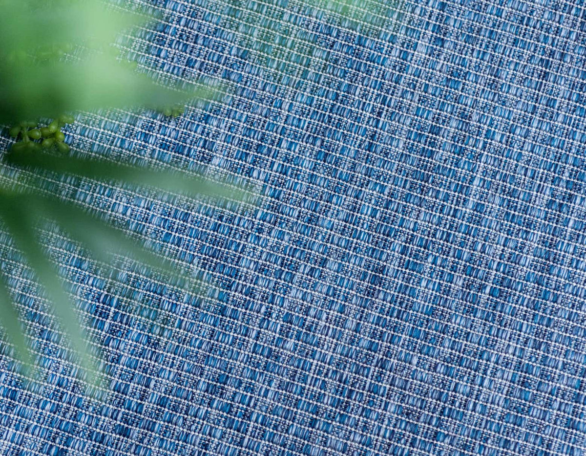 Quadratisch Outdoor Teppich Tulum Outdoor in Blau von Hadorn™ - Lifestyle Image