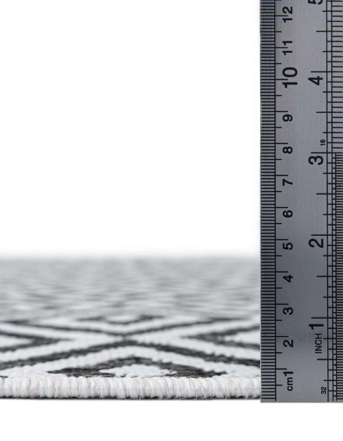 Oval Outdoor Teppich Tulum Outdoor in Anthrazit von Hadorn™ - Lifestyle Image