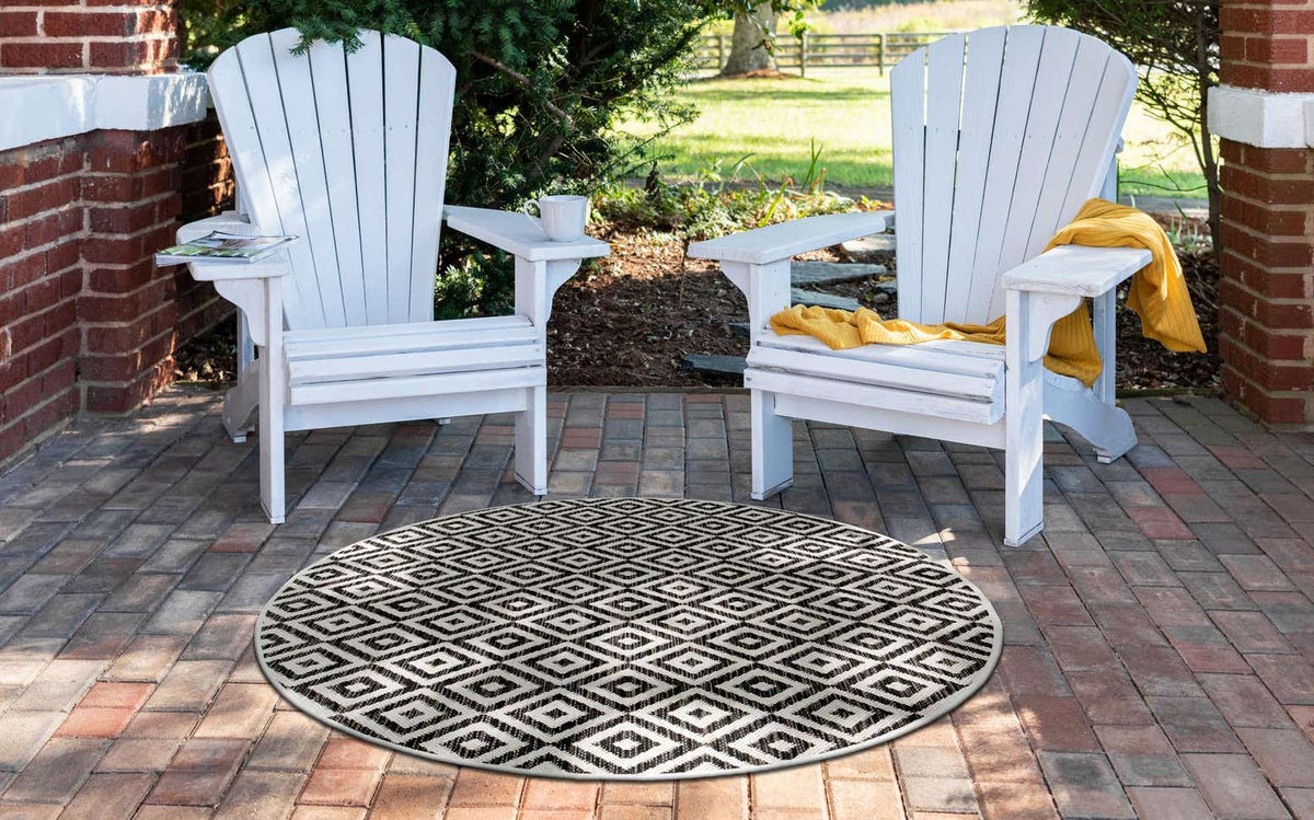 Rund Outdoor Teppich Tulum Outdoor in Anthrazit von Hadorn™ - Lifestyle Image