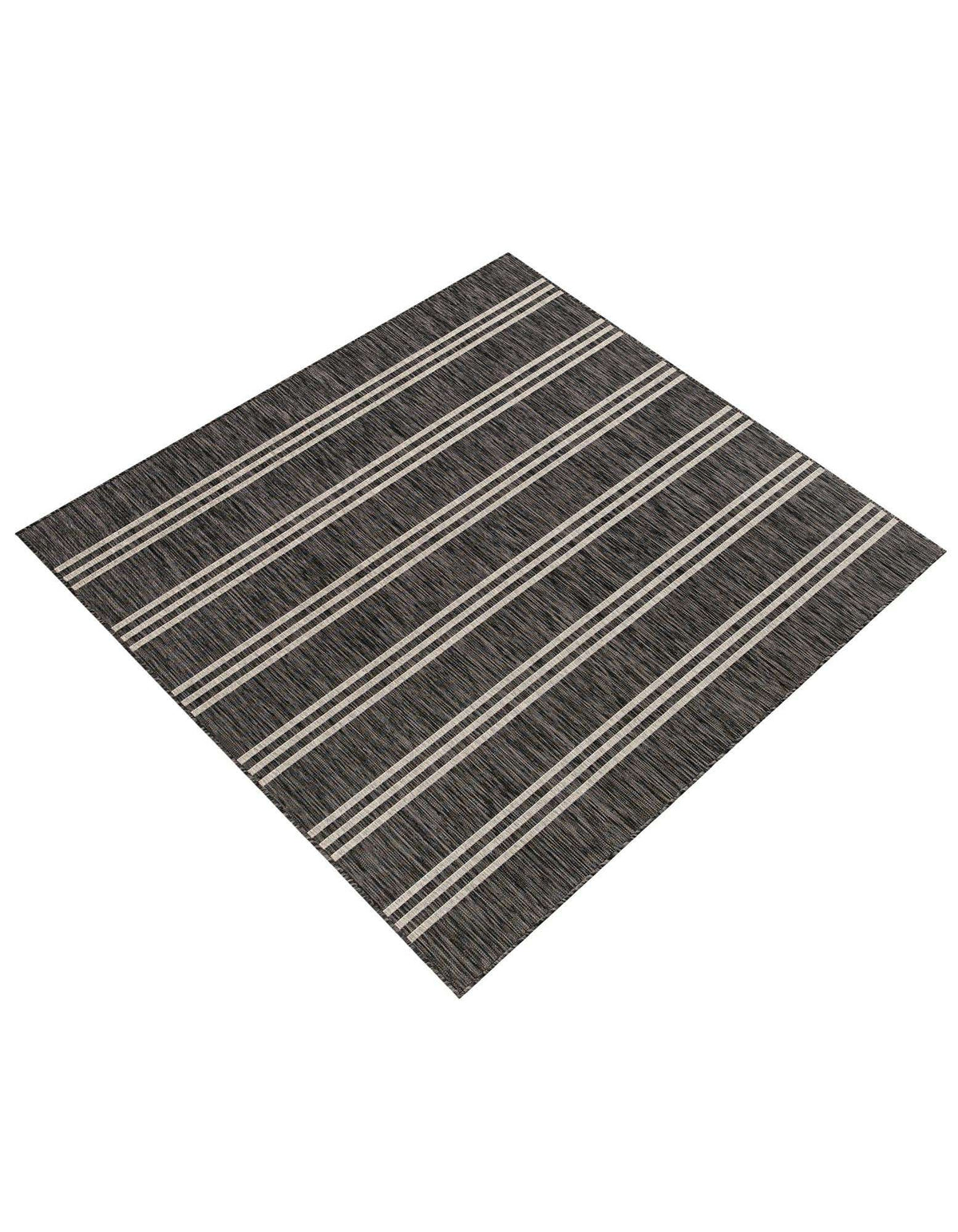 Quadratisch Outdoor Teppich Tulum Outdoor in Holzkohle von Hadorn™ - Lifestyle Image