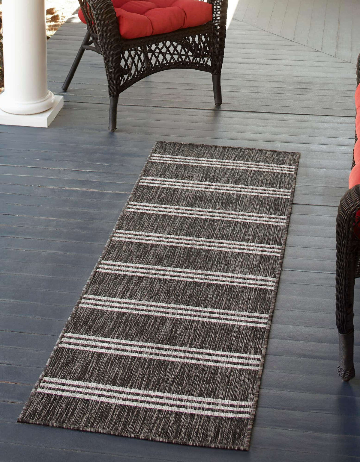 Läufer Outdoor Teppich Tulum Outdoor in Holzkohle von Hadorn™ - Lifestyle Image