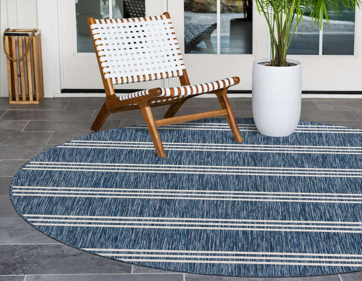 Rund Outdoor Teppich Tulum Outdoor in Blau von Hadorn™ - Lifestyle Image