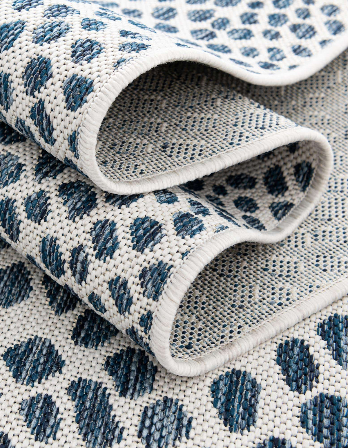 Rund Outdoor Teppich Tulum Outdoor in Blau von Hadorn™ - Lifestyle Image