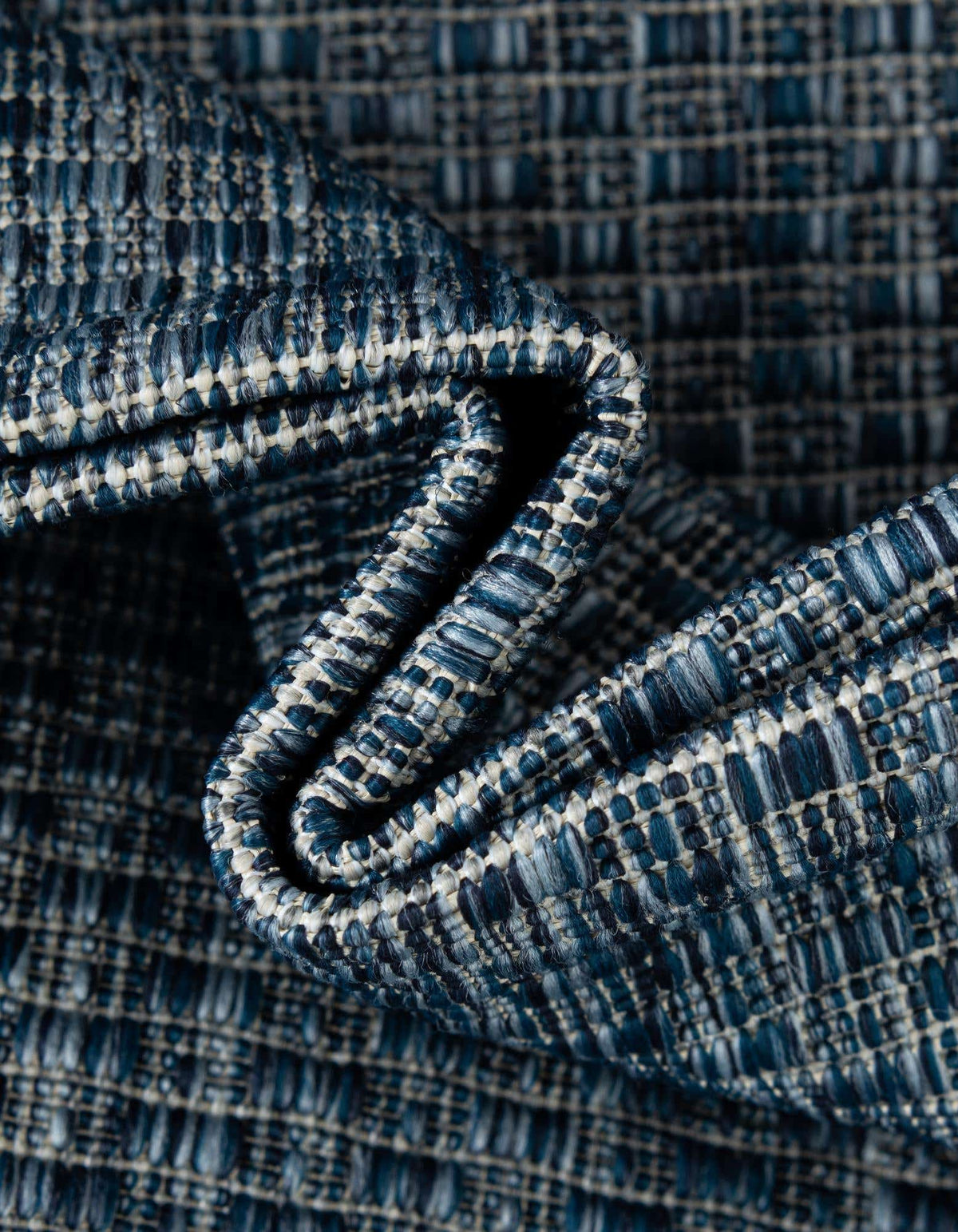 Quadratisch Outdoor Teppich Tulum Outdoor in Blau von Hadorn™ - Lifestyle Image