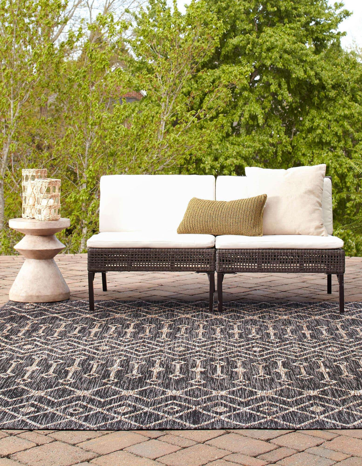 Quadratisch Outdoor Teppich Tulum Outdoor in Anthrazit von Hadorn™ - Lifestyle Image
