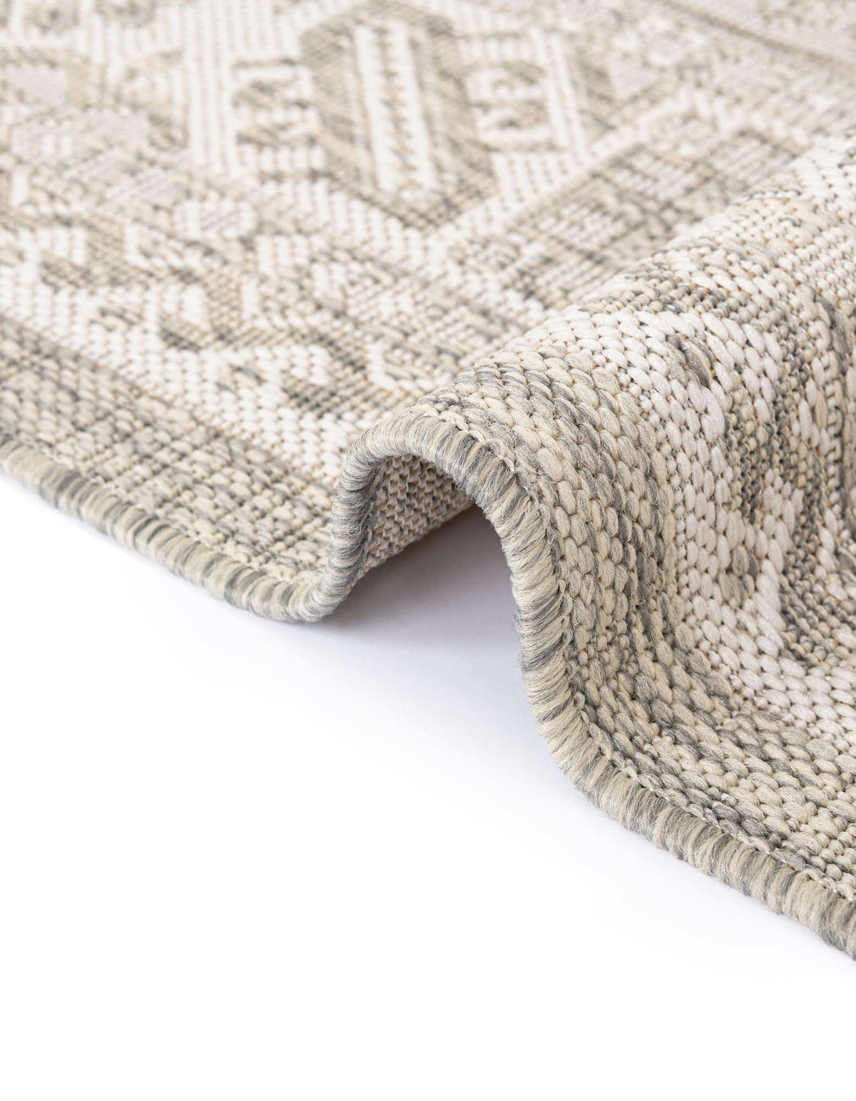 Quadratisch Outdoor Teppich Tulum Outdoor in Hellgrau von Hadorn™ - Lifestyle Image