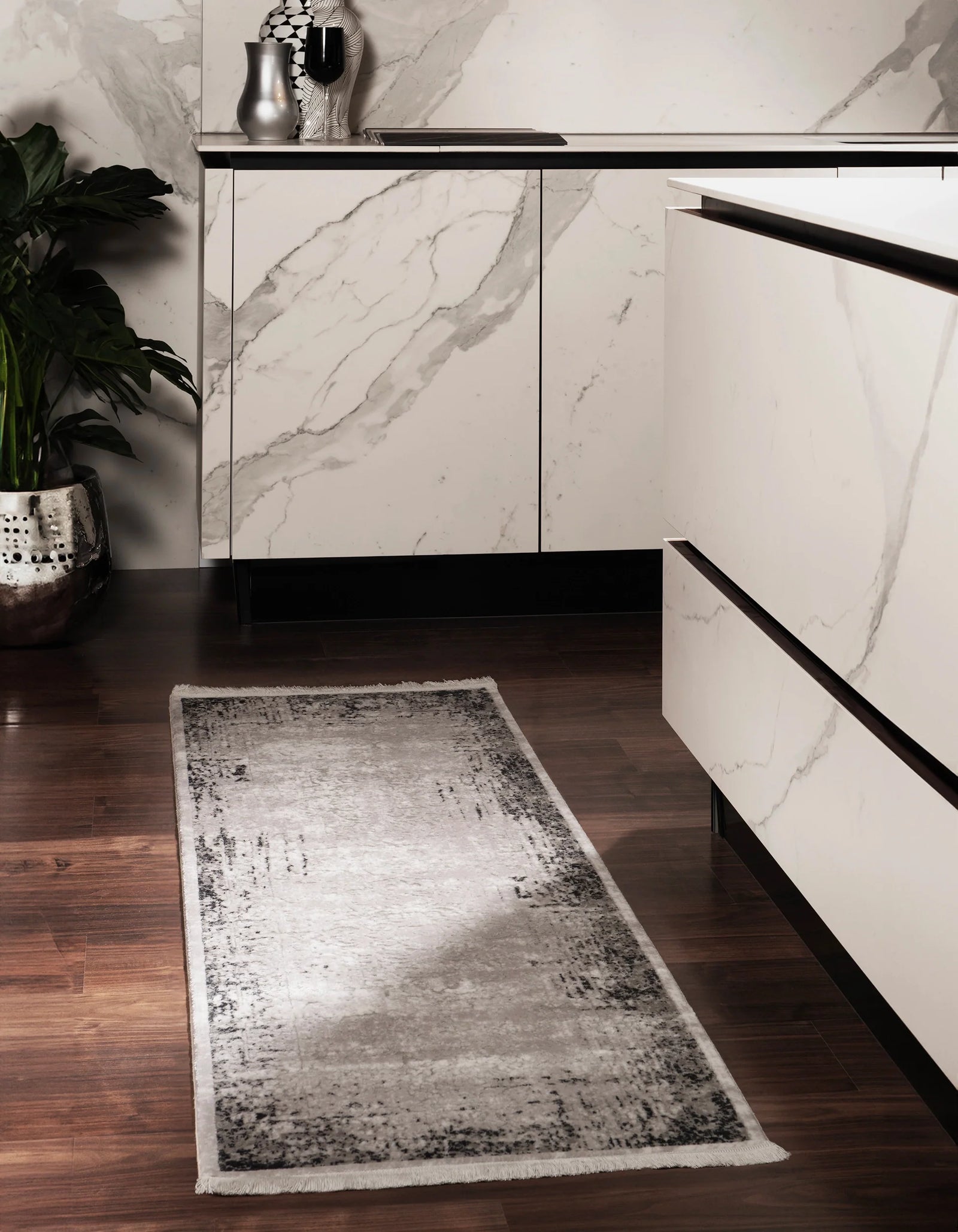 Läufer Teppich Davos Elegance in Grau von Hadorn™ - Lifestyle Image