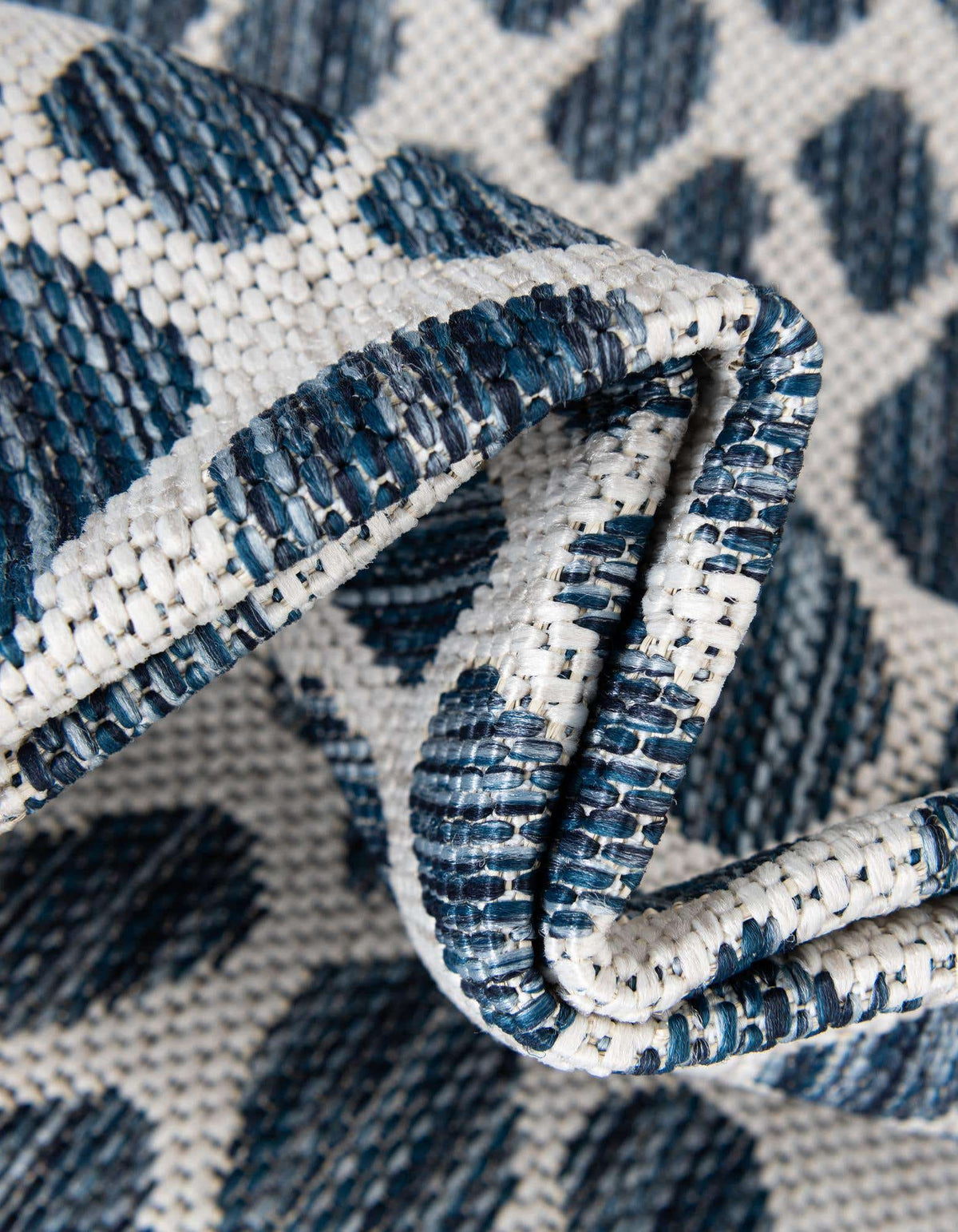 Achteck Outdoor Teppich Tulum Outdoor in Blau von Hadorn™ - Lifestyle Image