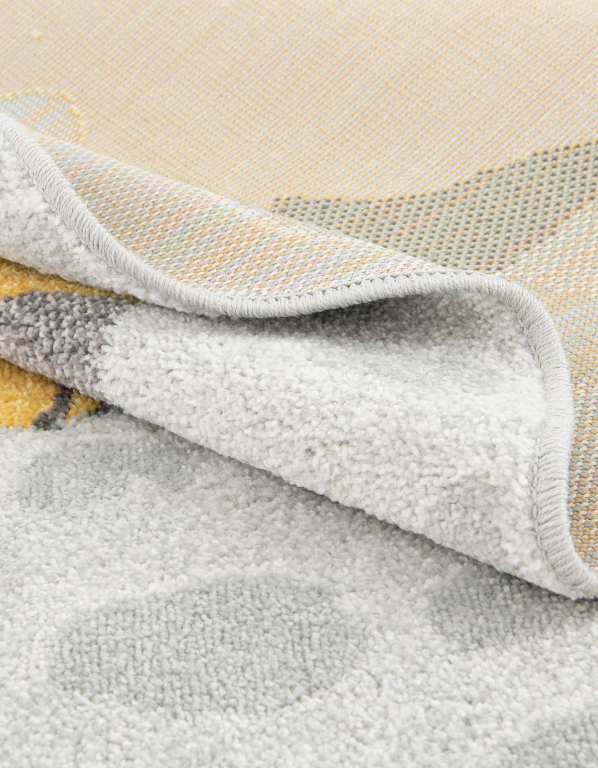 Rund Teppich Whimsy Kids in Grau von Hadorn™ - Lifestyle Image