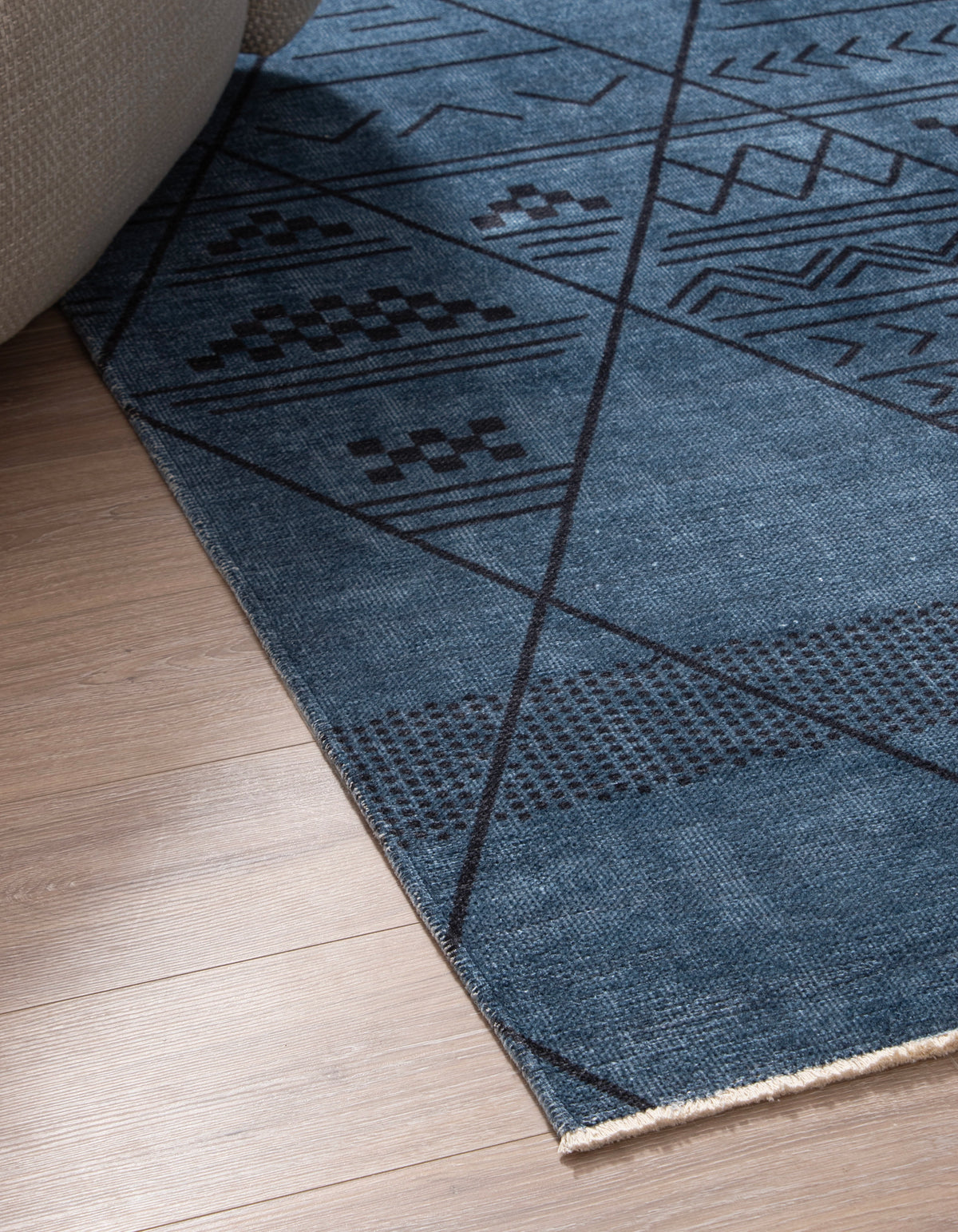 Rechteck Teppich Kriens Maya in Blau von Hadorn™ - Lifestyle Image