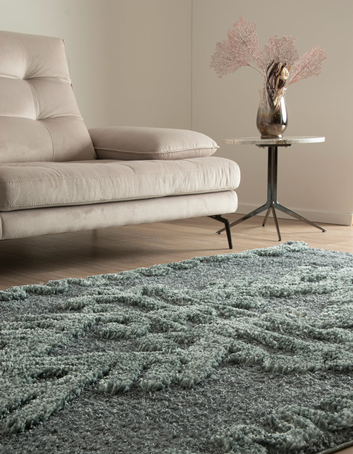 Rechteck Teppich Thun Scutum in Blau von Hadorn™ - Lifestyle Image