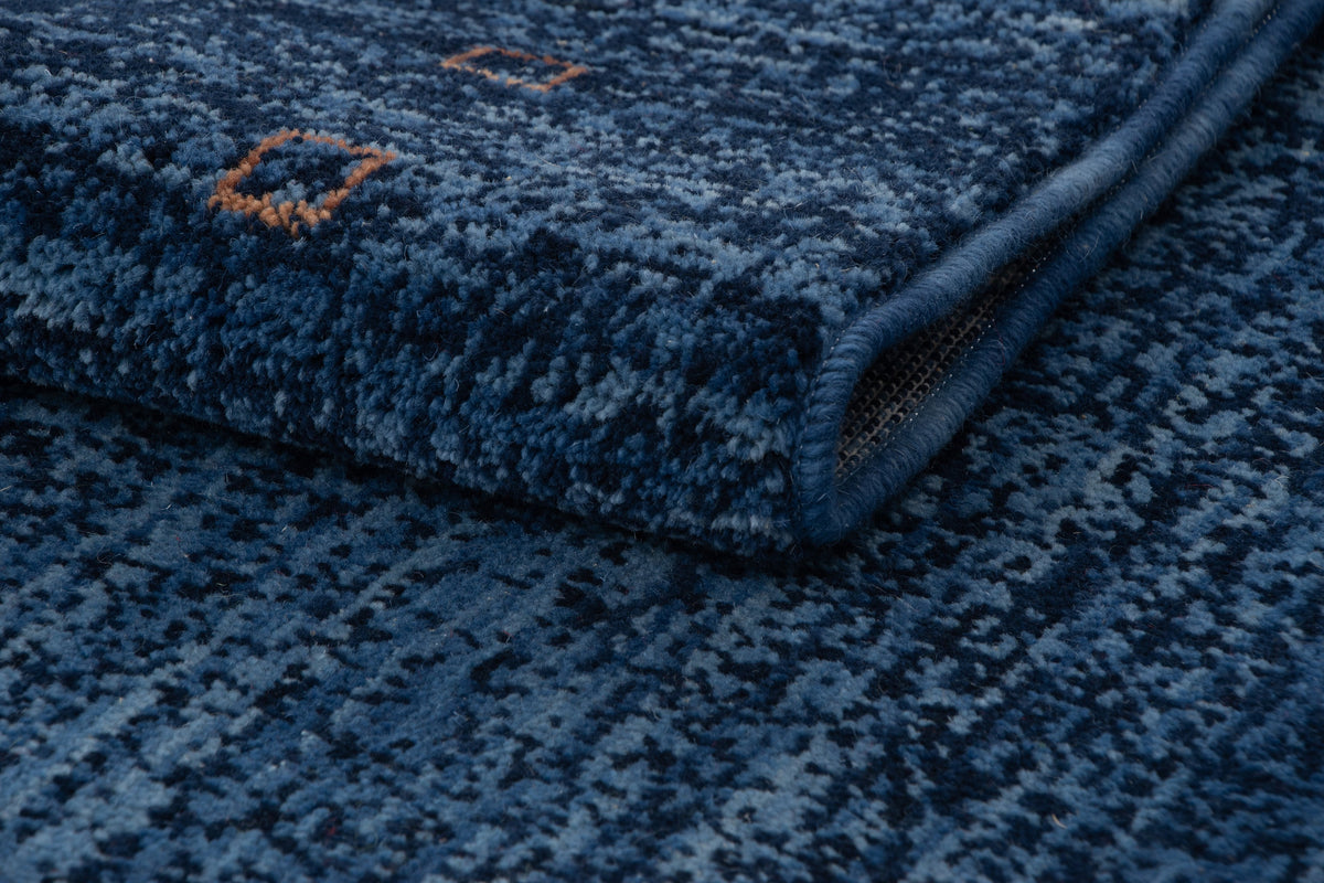 Rechteck Teppich Emmen in Blau von Hadorn™ - Lifestyle Image