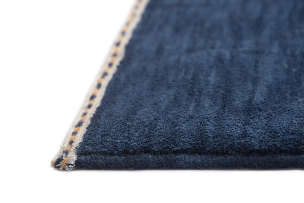 Rechteck Teppich Emmen in Blau von Hadorn™ - Lifestyle Image