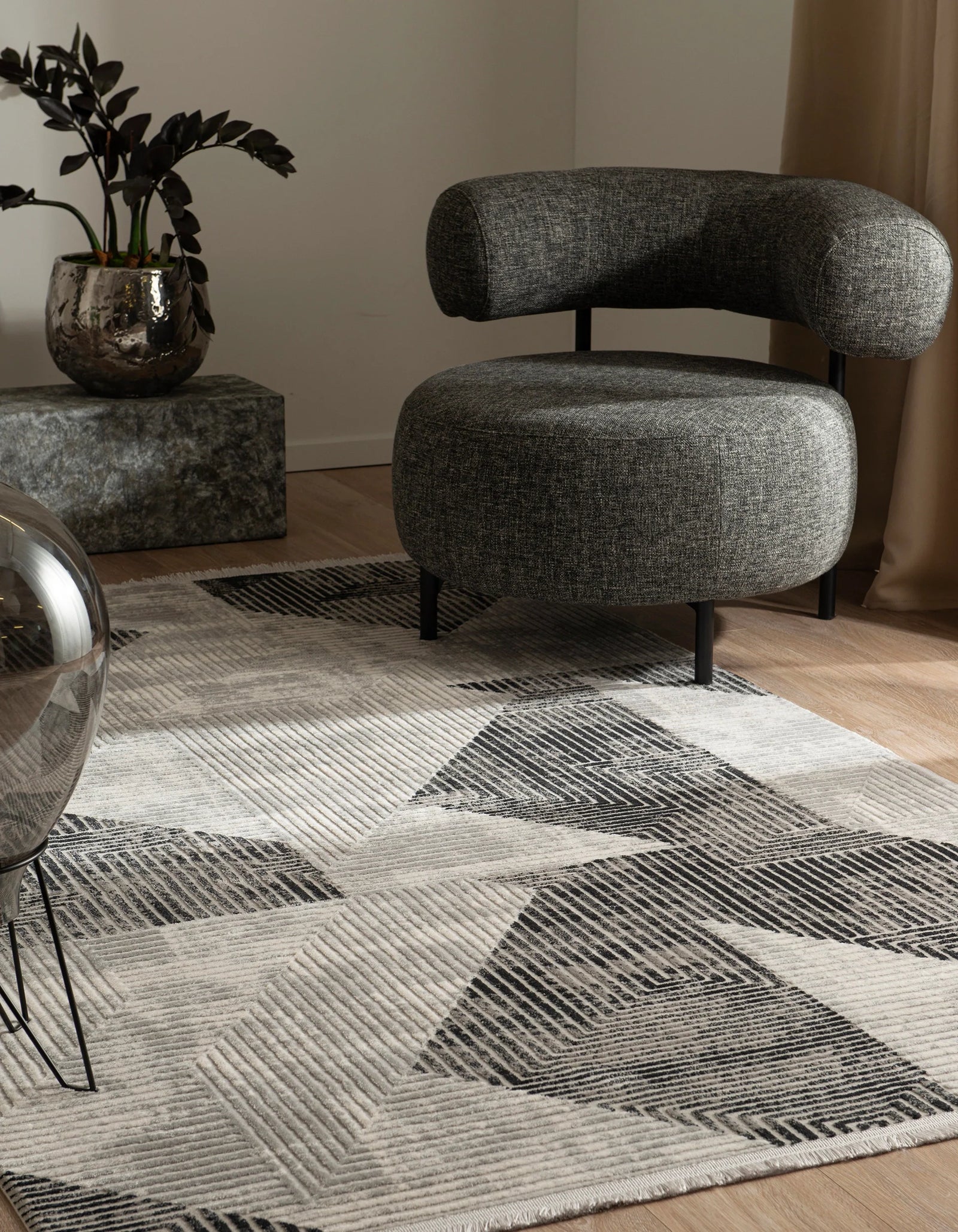 Rechteck Teppich Davos Grecian in Grau von Hadorn™ - Lifestyle Image