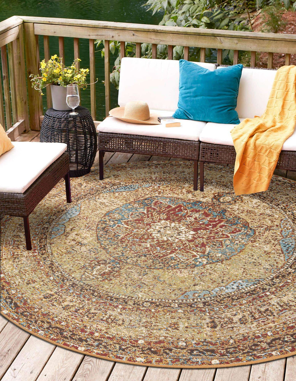 Outdoor Traditional