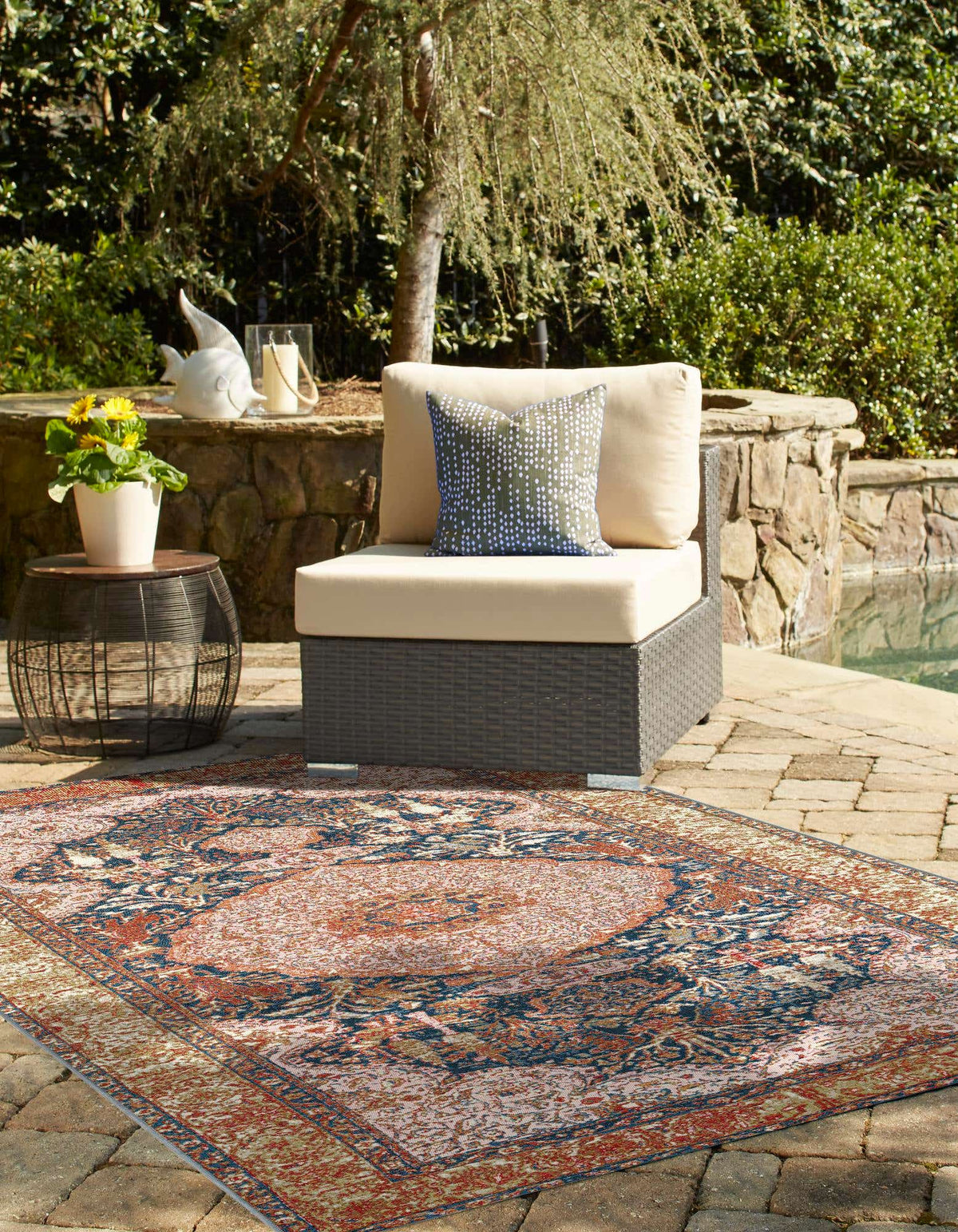 Outdoor Traditional