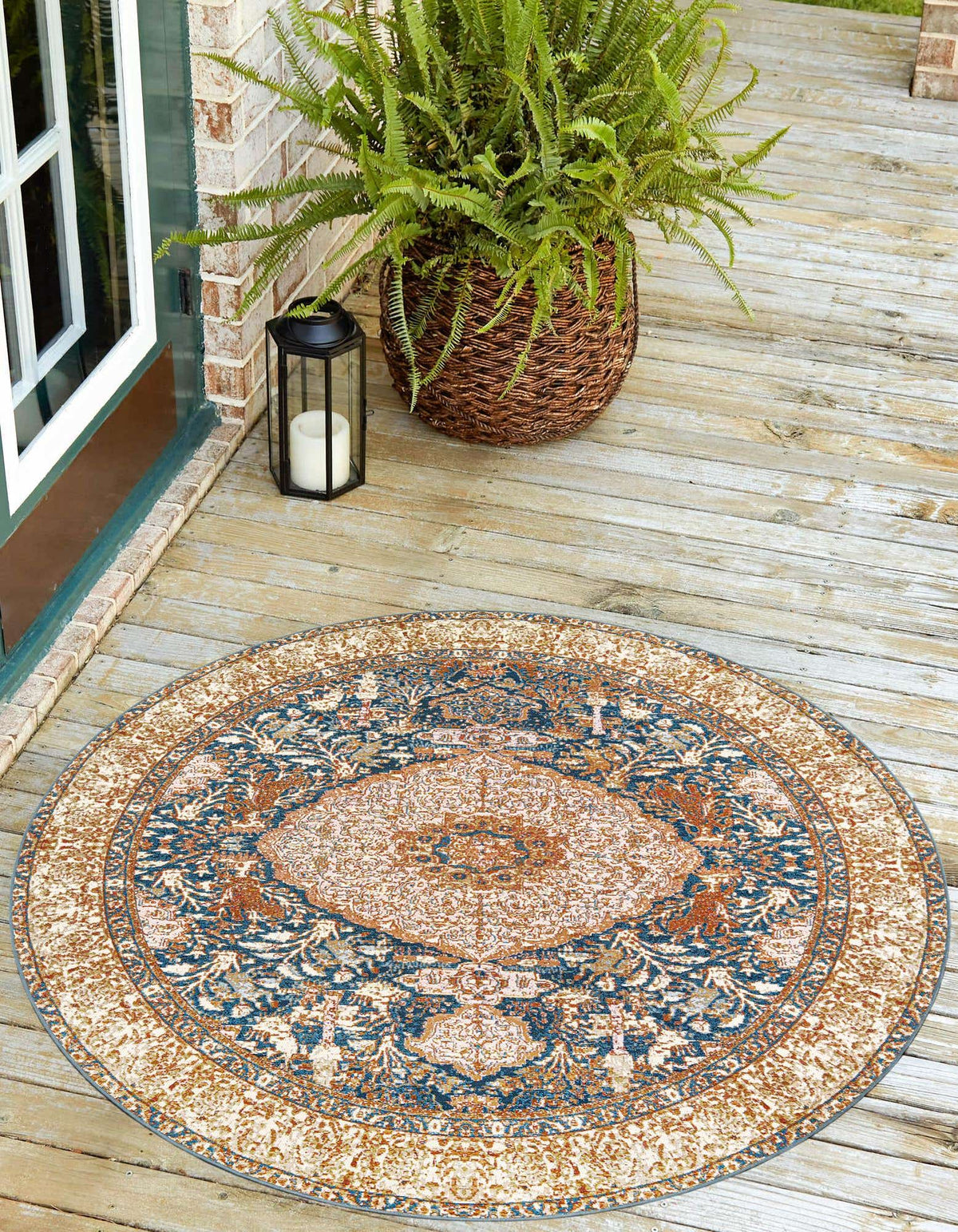 Outdoor Traditional