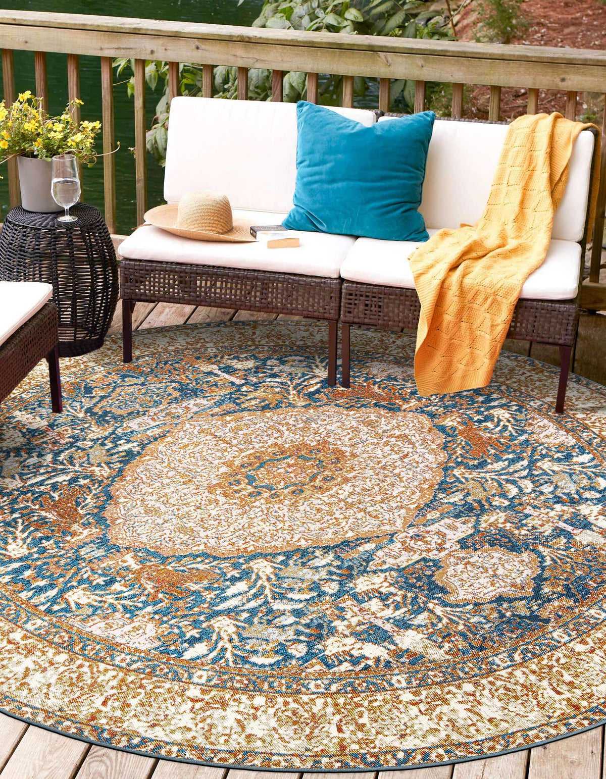 Outdoor Traditional