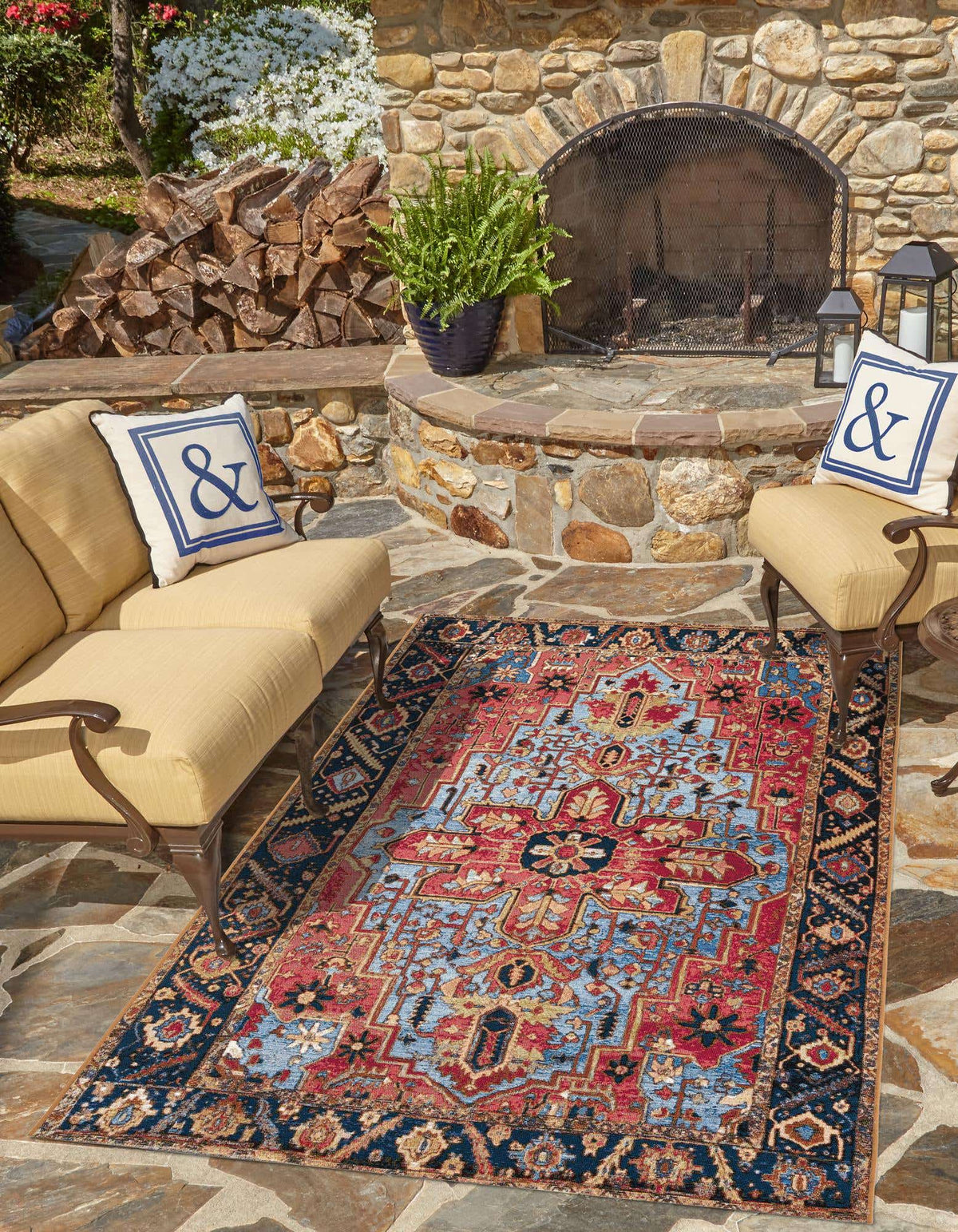 Outdoor Traditional