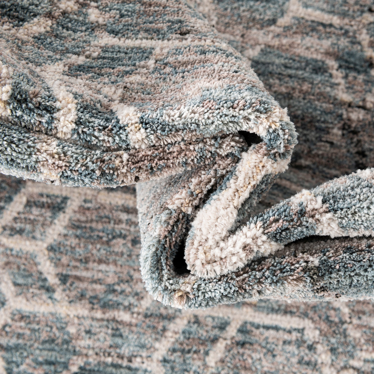 Oval Teppich Zora Modern in Blau von Hadorn™ - Lifestyle Image