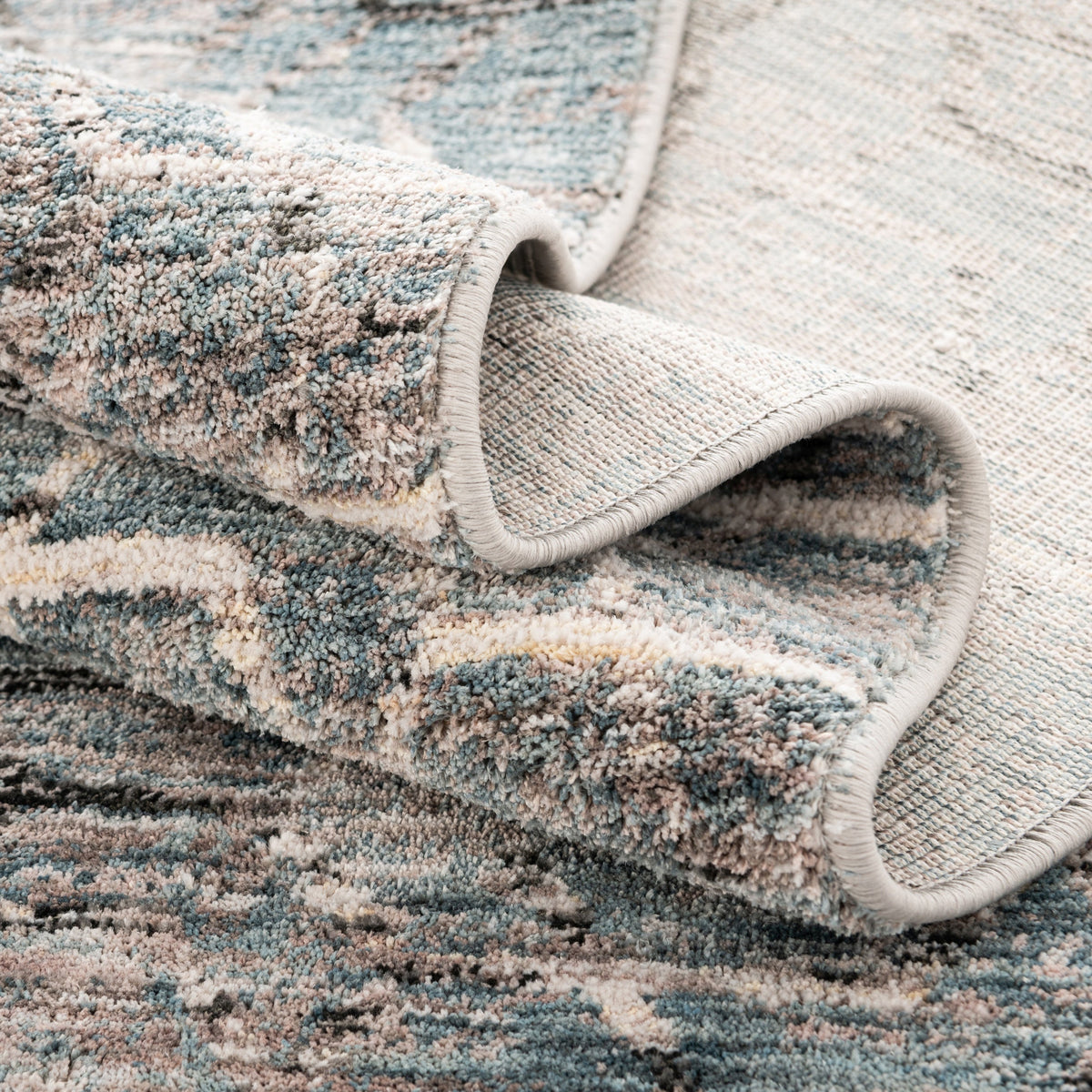 Oval Teppich Zora Modern in Blau von Hadorn™ - Lifestyle Image