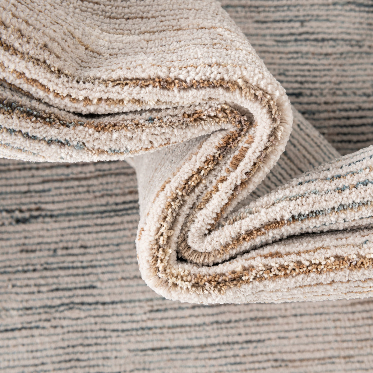 Oval Teppich Zora Blege in Blau von Hadorn™ - Lifestyle Image