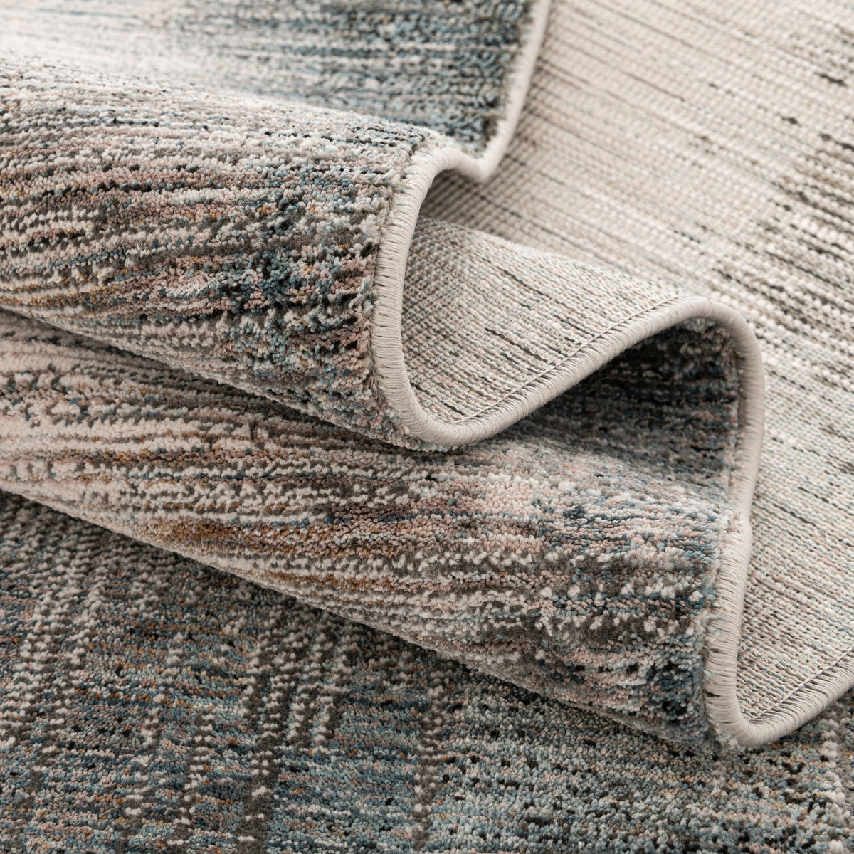 Oval Teppich Zora Blege in Blau von Hadorn™ - Lifestyle Image