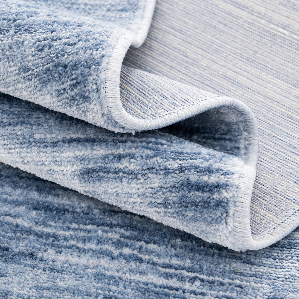 Rechteck Teppich Gabbeh Design in Hellblau von Hadorn™ - Lifestyle Image