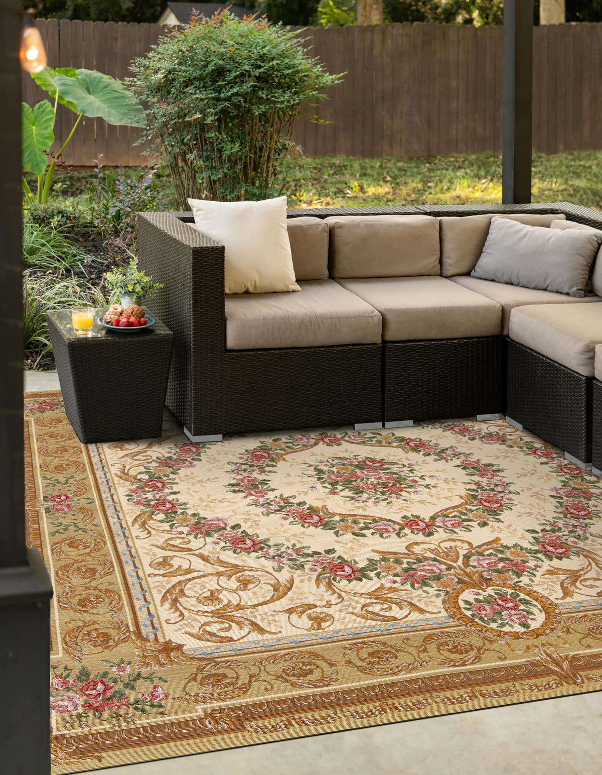 Outdoor Traditional