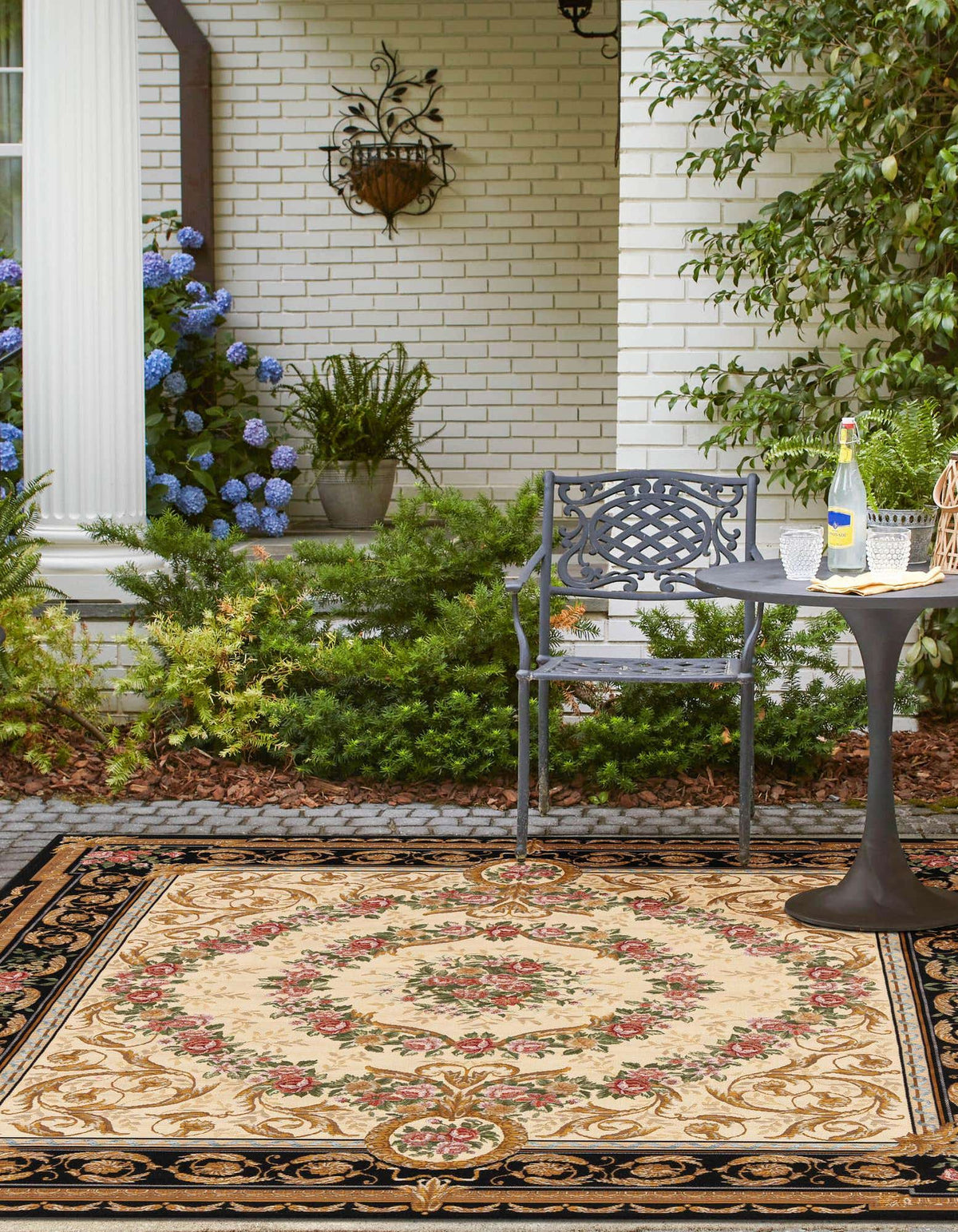 Outdoor Traditional