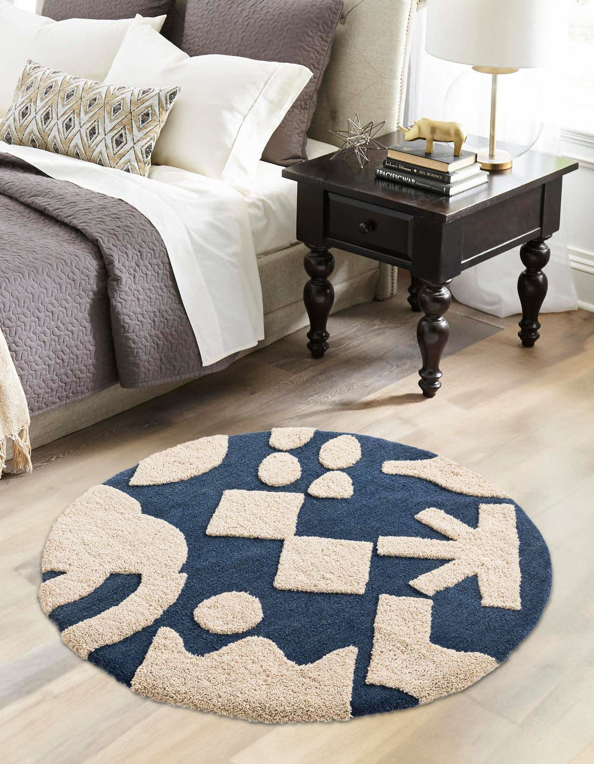 Rund Teppich AI Handgetuftet in Marineblau und Elfenbein von Hadorn™ - Lifestyle Image
