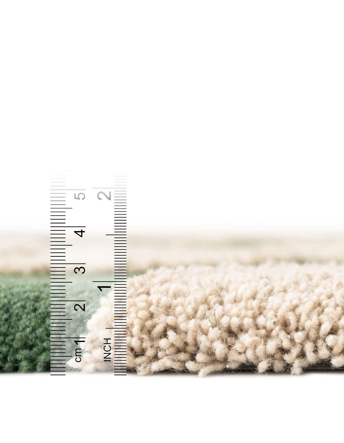 Rechteck Teppich AI Handgetuftet in Grün und Elfenbein von Hadorn™ - Lifestyle Image