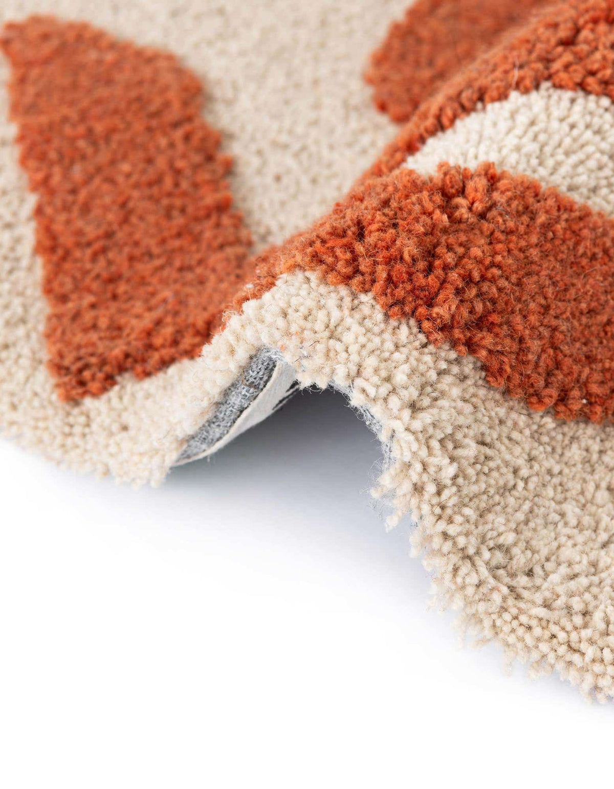 Quadratisch Teppich AI Handgetuftet in Orange und Elfenbein von Hadorn™ - Lifestyle Image