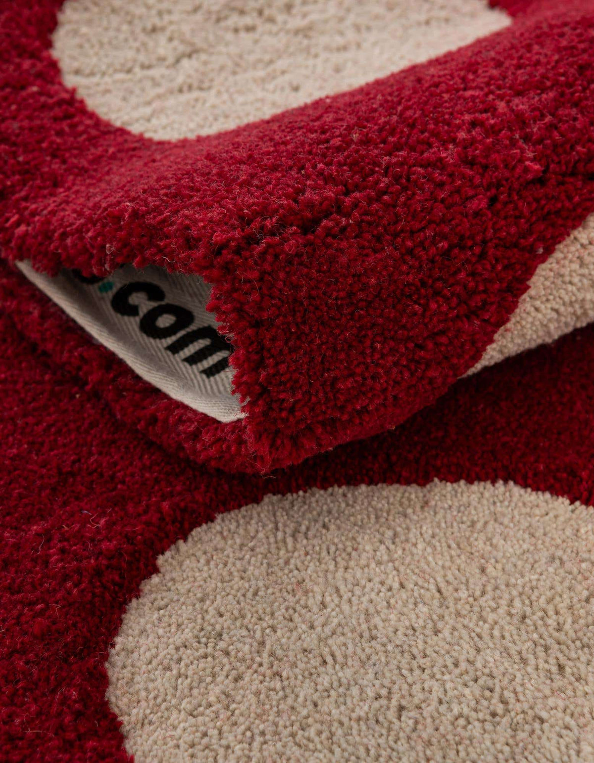 Läufer Teppich AI Handgetuftet in Rot von Hadorn™ - Lifestyle Image