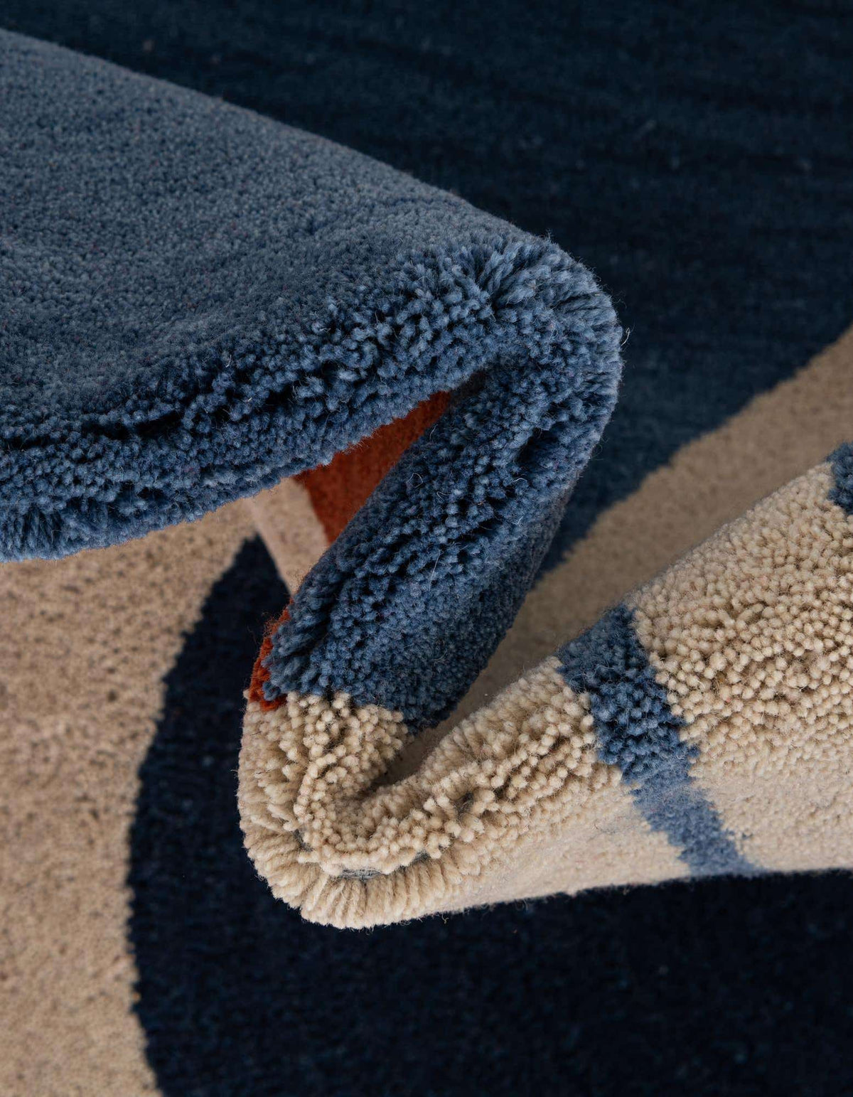 Rechteck Teppich AI Handgetuftet in Mehrfarbig von Hadorn™ - Lifestyle Image