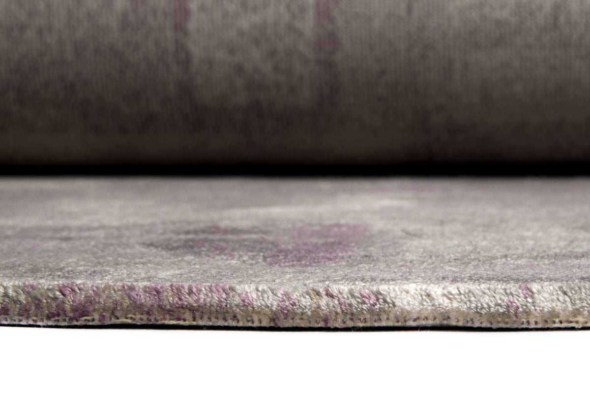 Rechteck Teppich Royal Shade in Violett von Hadorn™ - Lifestyle Image