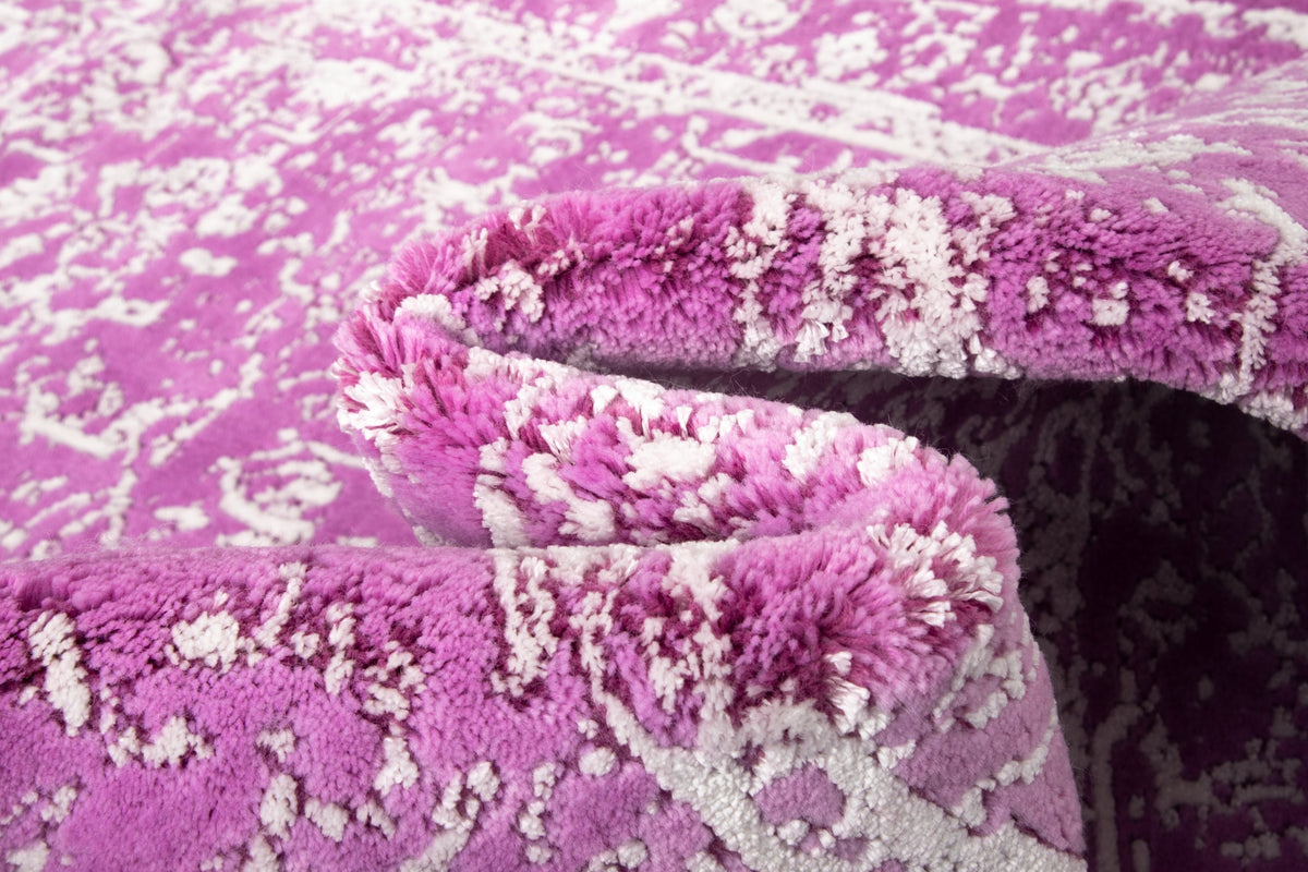 Rechteck Teppich Royal Trodern in Violett von Hadorn™ - Lifestyle Image